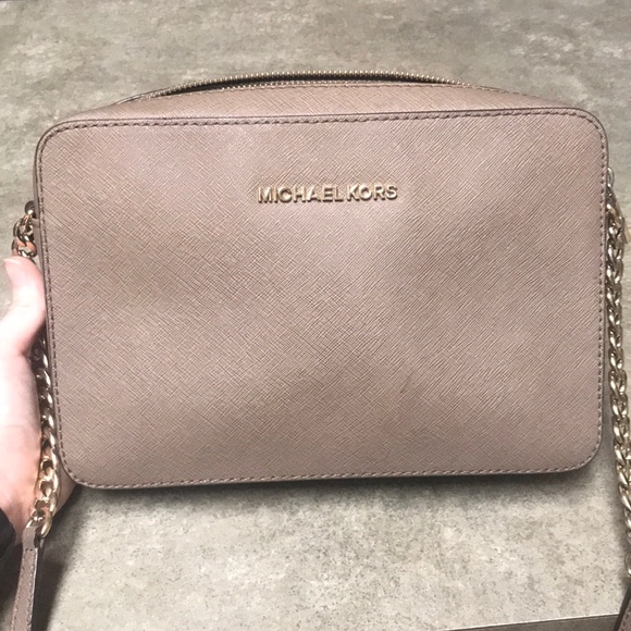 Handbags - Michael Kors Crossbody